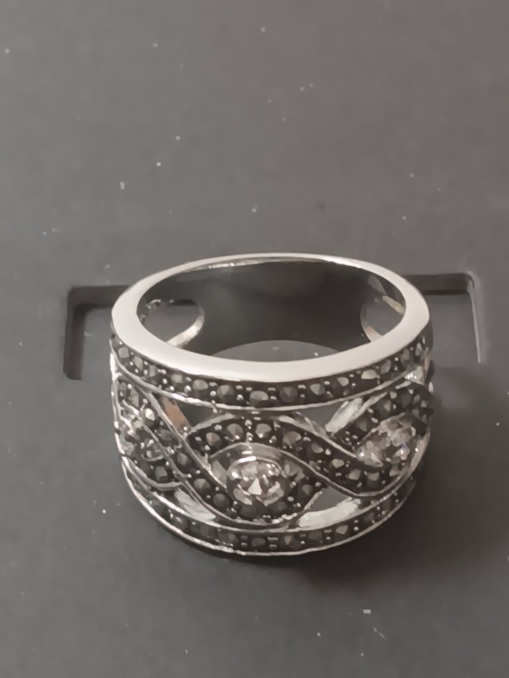vintage style Marcasite look wide band ring statement silver tone size 8